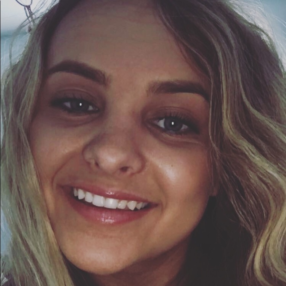 Meet your Posher, Lauren